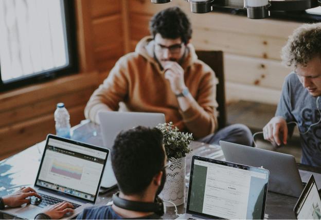 Yazılım Nedir? Yazılım Dünyasına Giriş ve Günümüzdeki Önemi